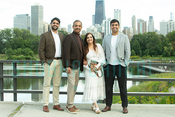 Bisen Family -090